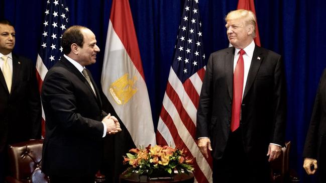 Darbeci Sisi, Donald Trump karsnda el pene divan