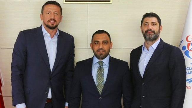 Spor Bakan Yardmcs Hamza Yerlikaya, Hidayet Trkolu ve Mehmet Yiiner'i kabul etti