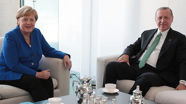 Bakan Erdoan, Merkel ile grt