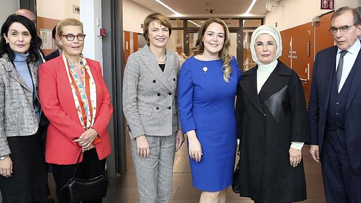 Emine Erdoan, Berlin Charite Hastanesi'ni ziyaret etti