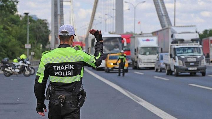 stanbul'da baz yollar trafie kapatlacak