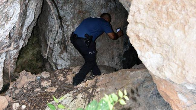 Antalya'da kar maskeli sapk polisi alarma geirdi