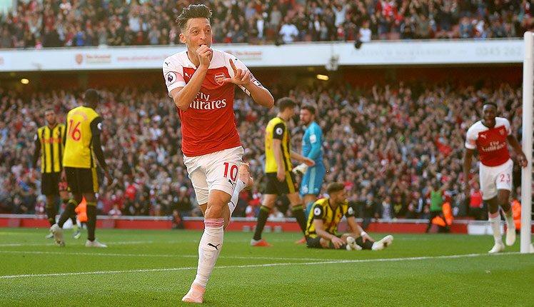 Mesut zil att, Arsenal Watford'u devirdi