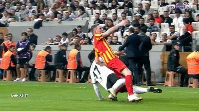 Lens'in Rotman'a yapt faul olay oldu