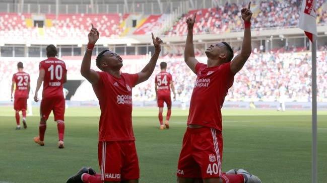 Sivasspor sahasnda Bursaspor'u 2-0 malup etti