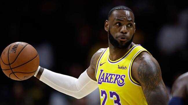 LeBron James Lakers formasyla ilk mana kt