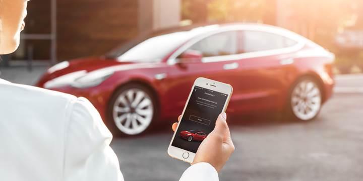 Tesla, mobil uygulamasna birbirinden kullanl 3 yeni zellik ekledi