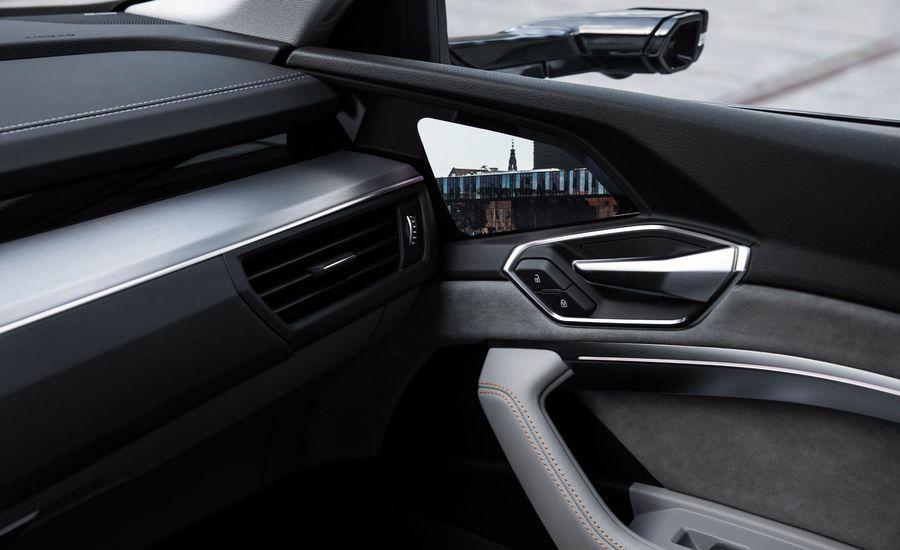 Audi E-Tron'un OLED yan aynalarn Samsung retecek