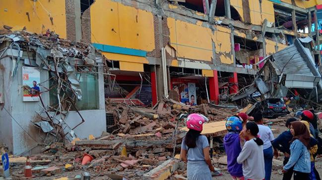 Endonezyadaki depremde binlerce kii enkaz altnda