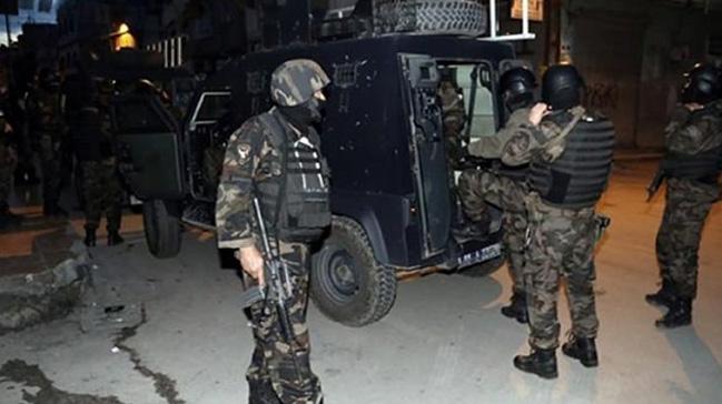 Adana'da terr operasyonu: 6 gzalt