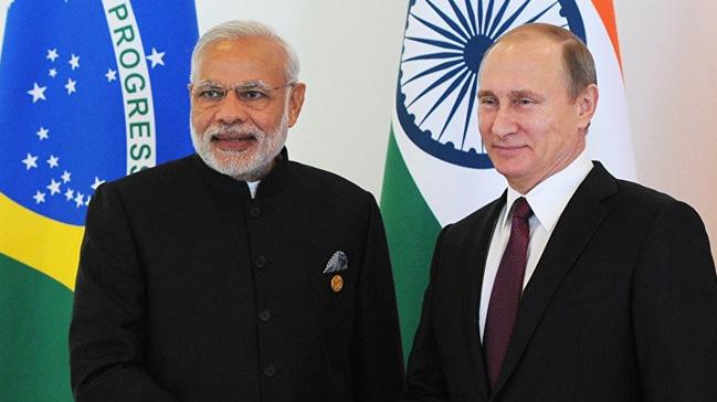 Putin: Hindistan ile modern askeri rnleri ortak retiyoruz