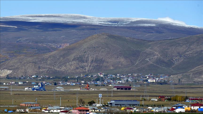 Ardahan'da mevsimin ilk kar yad