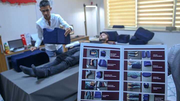 Erkek hemşire yatak yarasını önleyici ürün tasarladı