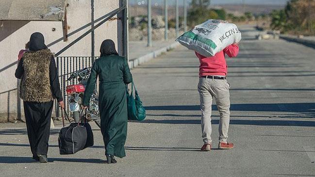 Suriyeliler terrden temizlenen blgelere dnyor 