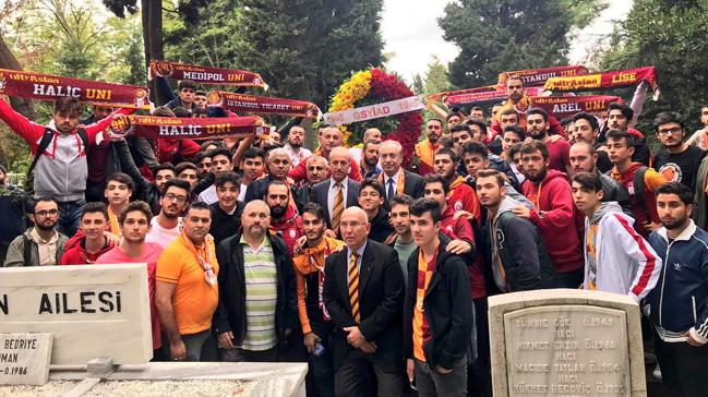 Galatasaray,+Ali+Sami+Yen%E2%80%99i+mezar%C4%B1+ba%C5%9F%C4%B1nda+and%C4%B1
