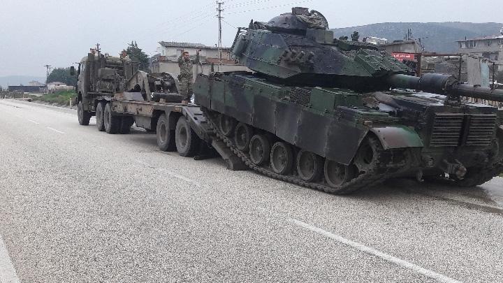 Snra askeri tank ve askeri personel takviyesi yapld