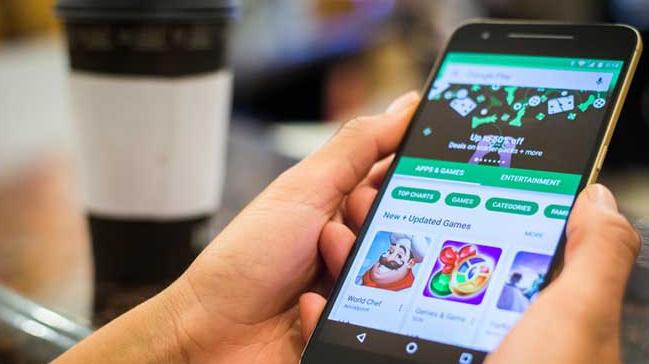Google, Android uygulamalarn kullanacak mobil cihaz reticilerinden lisans creti talep edecek
