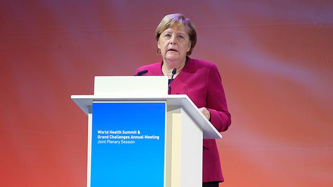Almanya Babakan Merkel, salgn hastalklara kar uluslararas alanda i birlii ars yapt