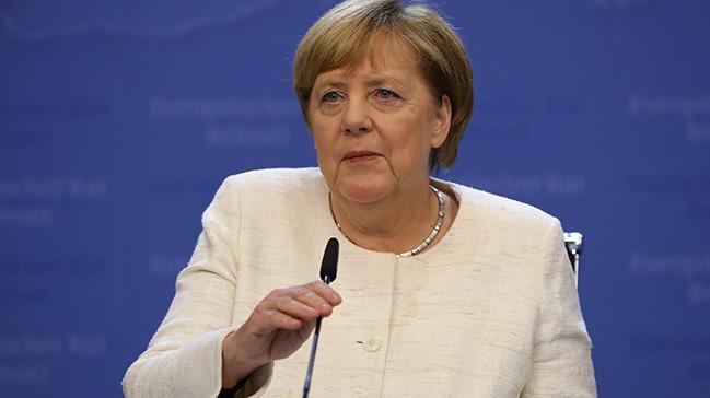Almanya Babakan Merkel: (Brexit) Zaman daralyor, bunu biliyoruz. Yine de hala zm bulunamad