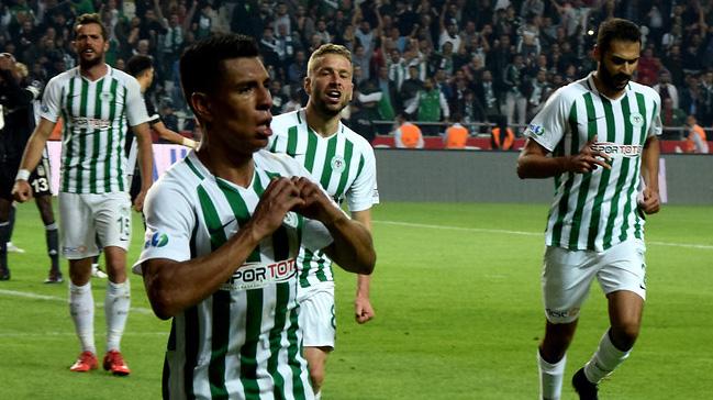 Atiker Konyaspor'da Paolo Hurtado'nun 6 hafta sahalardan uzak kalaca bildirildi