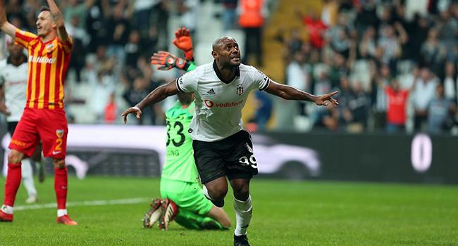 Vagner Love iin transfer iddias! 'Santos ile anlat'