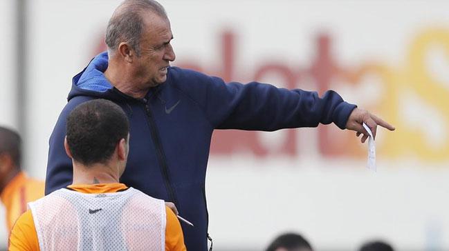 Fatih Terim'in Schalke plan belli oldu! Defansta Ozan - Maicon oynayacak