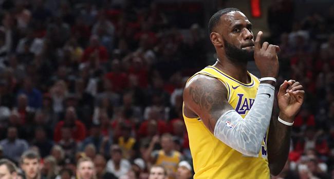 LeBron James, Lakers'la galibiyet serisine balad