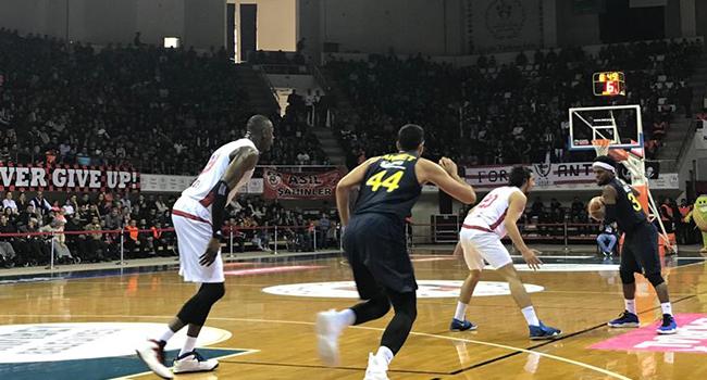 Fenerbahe, Gaziantep Basketbol'u deplasmanda 67-55 malup etti
