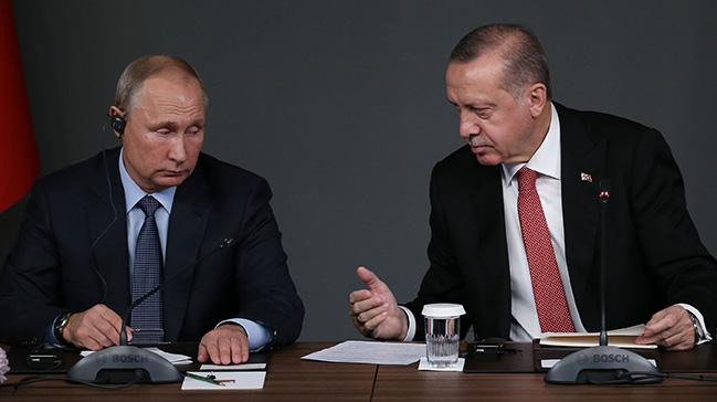 Bakan Erdoan ve Rusya Devlet Bakan Vladimir Putin, zirve sonrasnda bir sre grt 