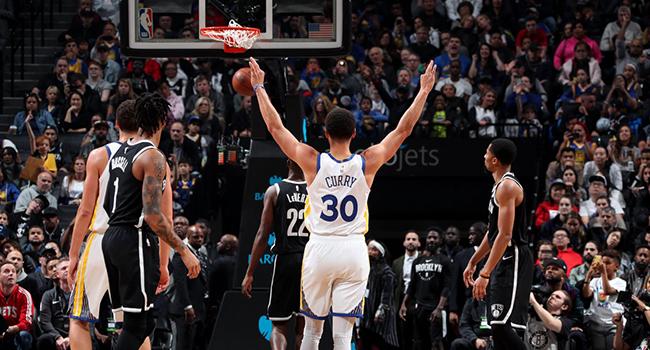 Stephen Curry'den yeni rekor