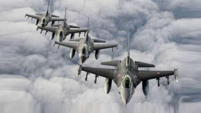 Barbaros Hayreddin'in yaknnda uan ngiliz sava uaklarna Trk F-16'larnca nleme yapld