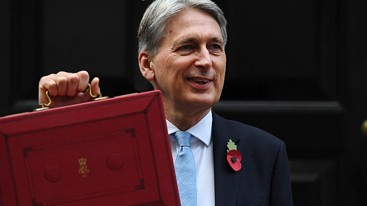 ngiltere Maliye Bakan Philip Hammond: ngiltere'de kemer skma devri sona eriyor