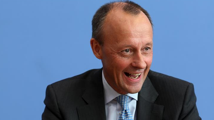 Merkel'in koltuuna eski milletvekili Friedrich Merz talip oldu