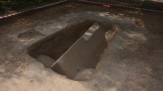 znik'te Roma dnemine ait sandk tipi lahit bulundu 