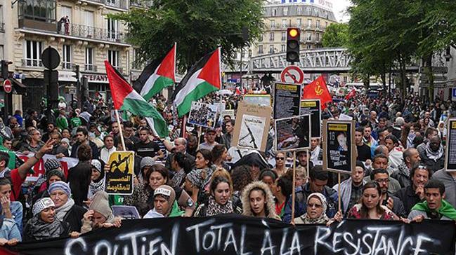 Paris'te Filistin'e destek gsterisi dzenlendi