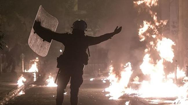 Yunanistan'da polis ile gstericiler arasnda kan olaylarda 8 kii gzaltna alnd