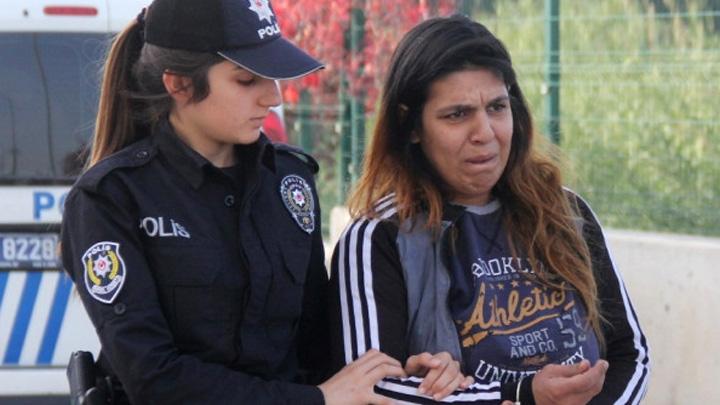 Adana'da cinnet getirip bebeini dverek ldren anne tutukland