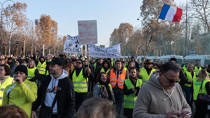 Fransa'da 40 bin kii akaryakt zamlarn protesto etti