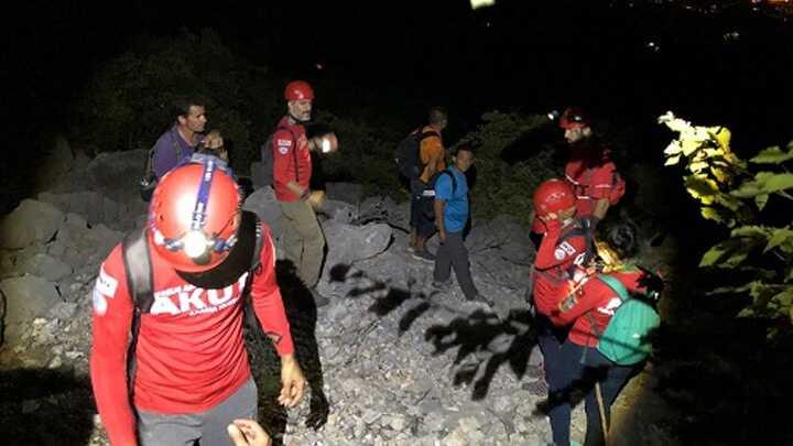Ka'ta patikada yrrken kaybolan turistleri AKUT ekibi buldu