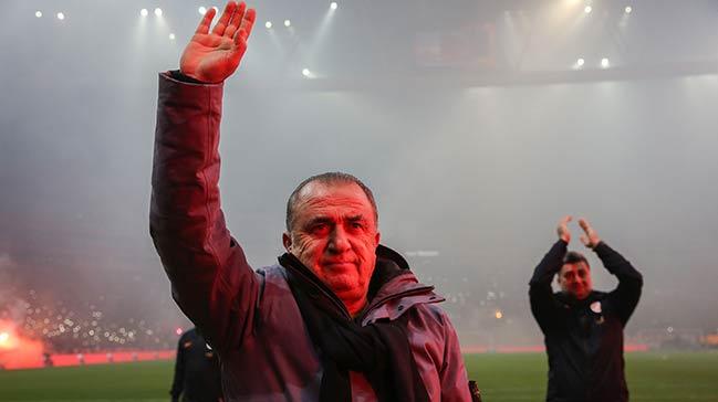 Fatih Terim'den taraftara teekkr