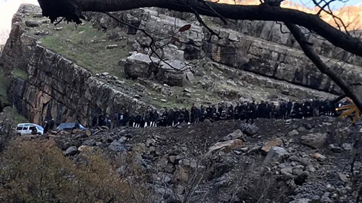 Hakkari'de piknikte kayalklardan derek hayatn kaybetti