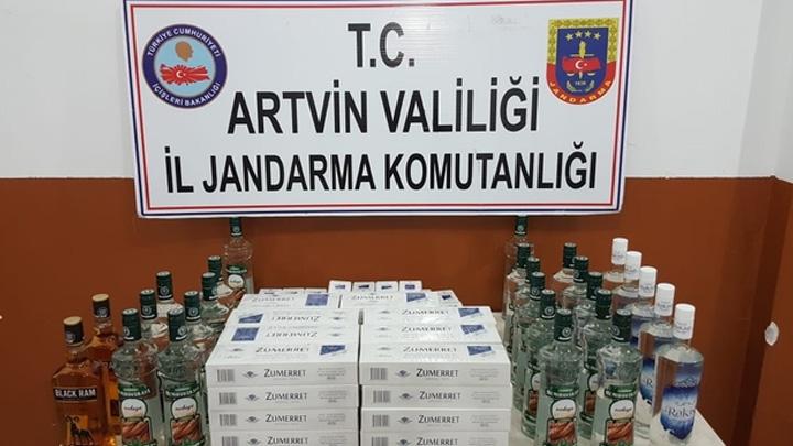 Artvin'de 600 paket kaak sigara ve 26 litre iki ele geirildi 