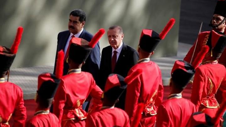 Cumhurbakan Erdoan Venezuela'da Katibim trksyle karland