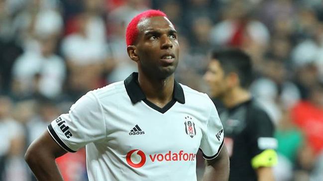 Beikta ynetimi, Ryan Babel'e para cezas veriyor