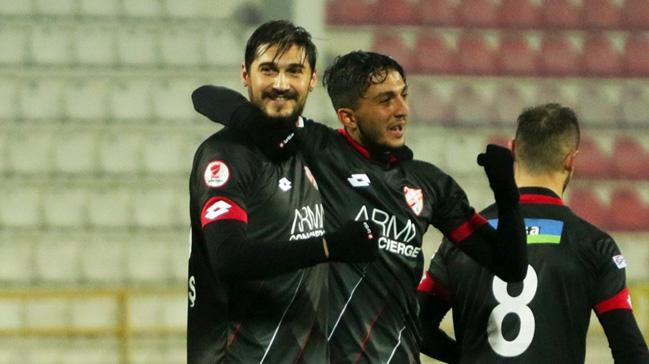 Boluspor sahasnda Van Bykehir Belediyespor'u 5-1 yendi