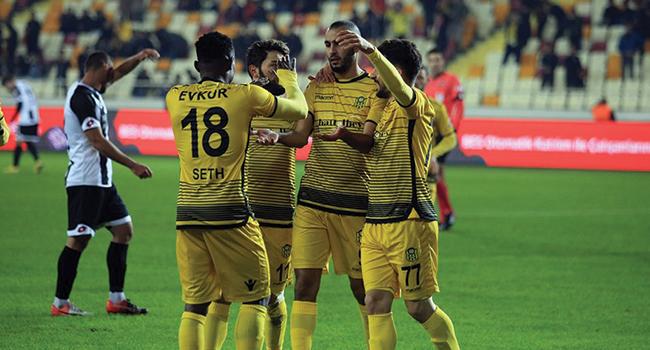 Evkur Yeni Malatyaspor kupada rahat kazand