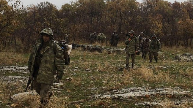 Diyarbakr'da dzenlenen terr operasyonunda ok sayda mhimmat ele geirildi