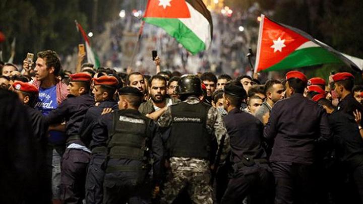 rdn hkmeti protesto hakkna sayg duyduunu aklad