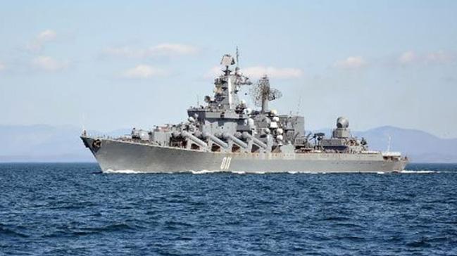 Rus sava gemileri Hindistan'a demir att