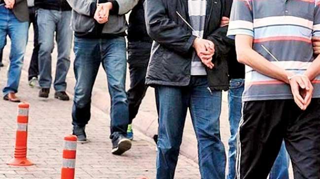 Adanada FET֒ye operasyon: 3 tutuklama